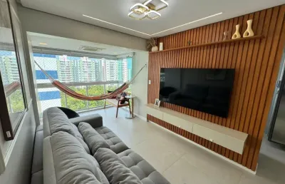 Apartamento a venda em alphaville 1 com 2 quartos dependência e varanda no natura