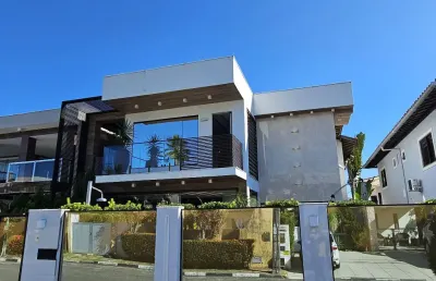 Casa a venda em lauro de freitas com 4 quartos com piscina no condominio univillas