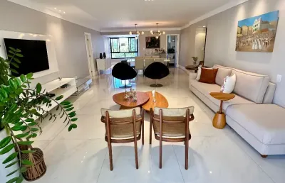 Apartamento a venda no pituba ville com 4 suites reformado e nascente