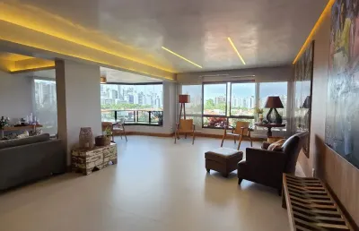Apartamento a venda no itaigara com 4 quartos reformado no conde de nassau
