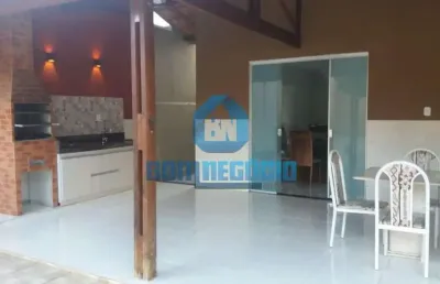 Linda casa com 3 quartos - ilha dos araujos, governador valadares - mg