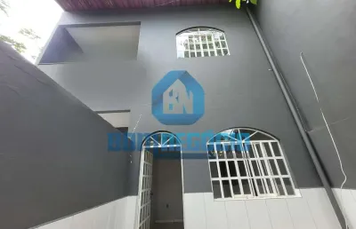 Imóvel com duas moradias, santa rita parte baixa, governador valadares - mg