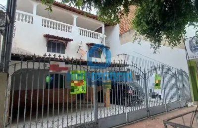 Excelente casa com três moradas à venda no centro de governador valadares