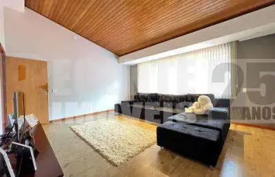 Casa à venda  com 4 quartos no bairro pantanal em florianópolis.