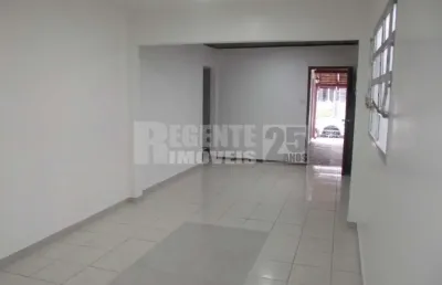 Casa térrea com 3 quartos e duas vagas no bairro trindade - florianópolis