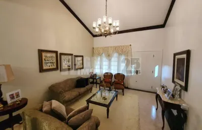 Excelente casa à venda com 4 quartos no bairro estreito em florianópolis