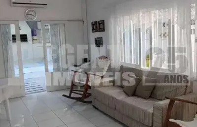 Casa à venda no bairro cachoeira do bom jesus em florianópolis.