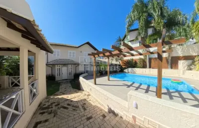 Casa de 5 quartos sendo 2 suítes no centro de florianópolis sc