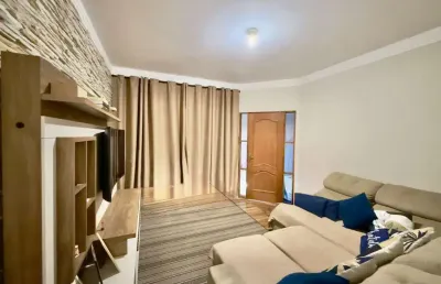 Casa à venda em hortolândia-sp: 2 quartos, 2 salas, 1 banheiro, 2 vagas de garagem, 107m² no jardim interlagos!