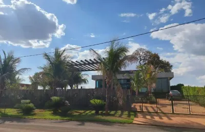 Rancho condomínio damha santa monica em fronteira ?terreno com 800 m² ?340 m² de construção. ?4 suítes  ?1 cozinha  ?rica em armários planejados  ?1 cozinha integrada com churrasqueira e área gourmet 