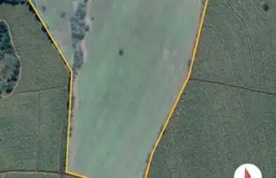 12 alqueires terra vermelha, ótimo para plantio de grama, bom de água fácil acesso 16 km de itapetininga, planta aproximadamente 10 alqueires...