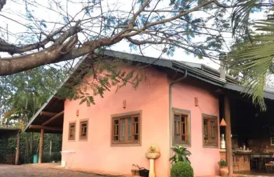 Chácara de luxo à venda em morungaba-sp, na vila minha pátria: 3 quartos, 2 suítes, 3 salas, 3 banheiros, 5 vagas, 380m². estilo colonial rústico !