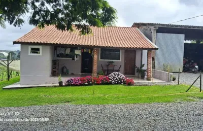 Chácara à venda em são miguel arcanjo-sp: 2 quartos, 2 salas, 2 banheiros, 3 vagas de garagem, 90m². aproveite!