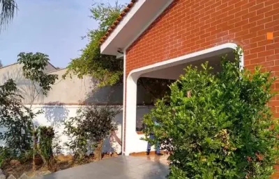 Casa térrea 106m2 2 dormssala ?	cozinha ?	área de serviço ?	wc social ?	cômodos amplos ?	vaga de garagem para 02 carros terreno 250m2