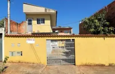 Oportunidade de investimento!!   imóvel a venda com possibilidade de ótimo retorno financeiro!   tratasse de um imóvel com 4 casas, cada casa contendo:  ?? um dormitório; ?? sala, cozinha e banheiro; 