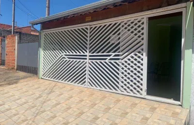 Casa térrea 75m2 2 dormitórios  sala de estar  cozinha (inteira azulejada) área de serviço coberta quintal com piso frio garagem coberta com 02 vagas