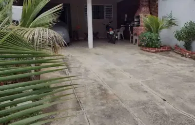 Casa sobrado 120m2 3 quartos 2 banheiros cozinha, sala, lavanderia sacada, lote 6,5  por 23,5 ao todo 150m2 aceita terreno no valor de até 165 mil