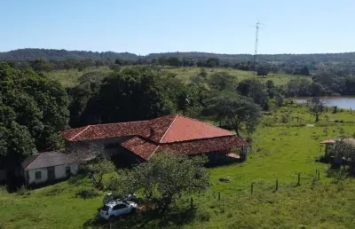 Fazenda 48 alqueires casa sede 3 dorms 1 suíte, 6 galpões grandes, curral, paiol, represa grande, pega até 1 milhão em imóveis em brasília