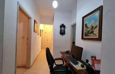 Apto 140m2 2 dorms, podendo ampliar pra 3 dorms, 2 wcs, sala, cozinha, armários embutidos, 1 apto por andar, todos ambientes amplos, sem vaga de garag