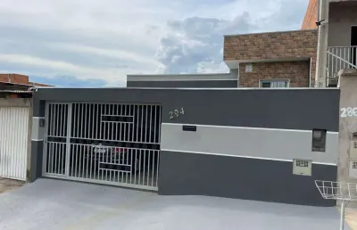 Casa térrea 149,56m2 3 dorms 1 suíte, sala, cozinha, banheiro, área gourmet c/churrasqueira, quintal, ilha, cooktop, portão eletronico,2 vagas coberta