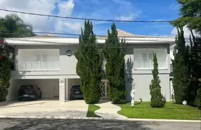 Casa duplex 5 suítes, lareira, área gourmet c/forno a lenha, piscina aquecida iluminada, salão, 6 vagas, sala, cozinha