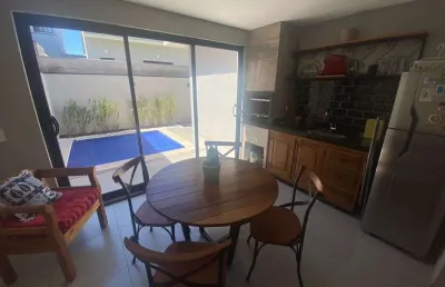 Casa térrea 153,89m2 3 dorms 1 suíte, banheiro social, lavabo, sala, cozinha, piscina aquecida c/hidro, área gourmet c/churrasqueira, ar condicionado