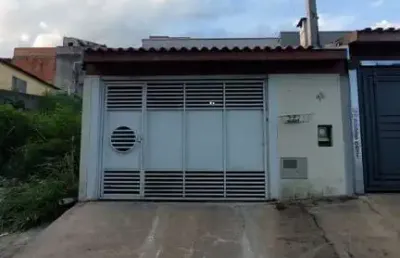 Casa térrea 82m2 2 dorms 1 suíte, sala pé direito 3,6m2, cozinha planejada, banheiro, quintal, churrasqueira, 2 vagas cobertas, portão eletr, ar cond.