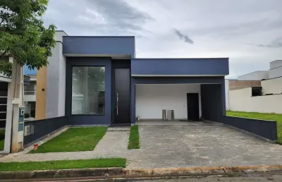 Casa térrea 3 suítes, sala, cozinha, lavabo, área de serviço coberta, moveis planejados, 4 vagas 2 cobertas e 2 descobertas, área gourmet
