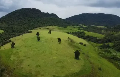 Sitio 15 alqueires,otima localização 3 pedras,gigante adormecido,rica em água,otimo aproveitamento,potencial turistico,venda só 4 alqueires tambem