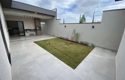 Casa térrea 150m2 3 dorms,1 suíte,banheiro,cozinha ampla armarios embutidos,2 vagas cobertas 2 descobertas
