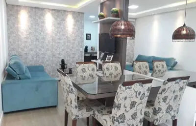 Casa 60m2, 2 dormitórios, 1 suíte, 1 banheiro social, moveis planejados em todos comodos, 2 vagas cobertas, quintal com jardim, ótima localização