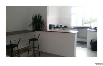 Prédio 1.078m2, 2 unidades comerciais no terreo, 38 unidades residencias, ótima localização, área de lazer com churrasqueira