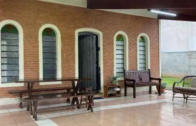 Condomínio arvore da vida(somente para temporadas) casa térrea 120m2 3 dorms 1 suíte,sala,cozinha,banheiro,área gourmet,quintal grande,5 vagas garagem