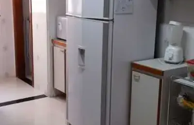 Apartamento 92m2, 3 dormitórios, 1 suíte, moveis planejados, 1 vaga de garagem, ótima localização, banheiro empregada, piso em porcelanato
