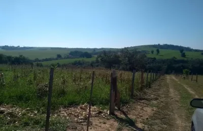 Terreno 1520m2 1km do bairro e do asfalto,tem escola posto de saúde açougue lanchonete padaria mercado, material de construção... oportunidade