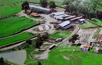 Fazenda pilar do sul 55 alqueires,6 tratores,2 vagões grandes,plantadeira 4 linhas,5 casas,2 redes trifasico