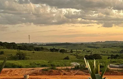 Terreno no condomínio colinas do castelo em jaguariúna-sp com 394,83m² à venda!