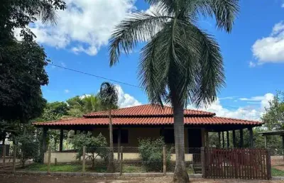 Oportunidade única: fazenda de luxo à venda em área rural de luziânia-go, com 3 quartos, 3 salas, 2 banheiros e 3 vagas de garagem.