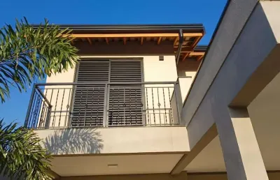 Casa de alto padrão em condomínio à venda em hortolândia-sp  3 quartos, 3 suítes, 2 salas, 3 banheiros, 4 vagas de garagem  201,26 m²