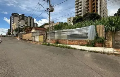 Terreno à venda no Centro, Patos de Minas 