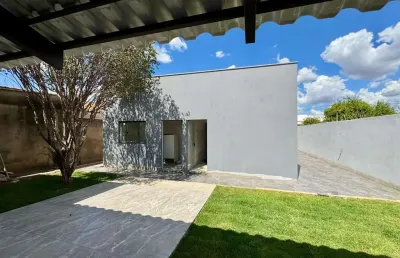 Casa à venda no bairro gramado em patos de minas – 4 quartos, suíte externa e 354m² de lote