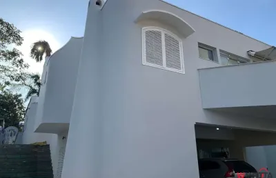 Magnífica casa de 6 quartos, 1 suíte e 6 vagas na cidade de mogi das cruzes-sp, bairro socorro!