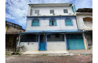 Casa com 3 pavimentos, com 4 suítes no bairro do telegrafo