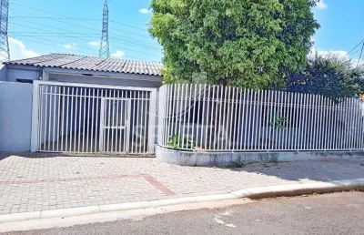 Casa térrea com edícula para locação no bairro parque verde.
