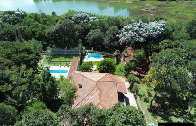 Linda chácara fazendo fundo pra represa em piracaia- 2.500m² por r$950 mil!