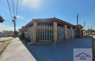 Casa térrea com 3 quartos, sendo 1 suíte - edícula - à venda, 270 m² por r$ 1.540.000 - retiro - jundiaí/sp