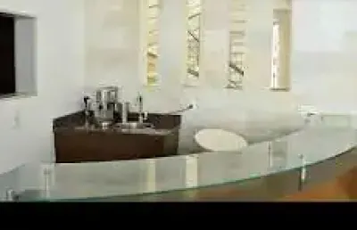 Casa em condomínio, moderna e renovada no bairro parque residencial aquarius.
