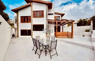 Excelente casa 4 suítes  no itaigara r$ 2.790.000,00