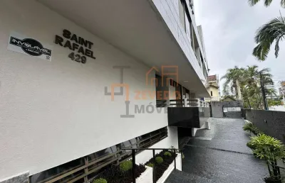 Cobertura duplex reformada com piscina privativa em caiobá