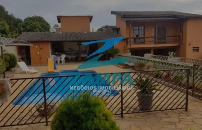 Chácara com ac de 297m² e 1000m² at com espaço gourmet, piscinas e 3 quartos sendo uma suite master